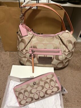 Coach Signature poppy Canvas Hobo Bag & Wallet in Pink Accents